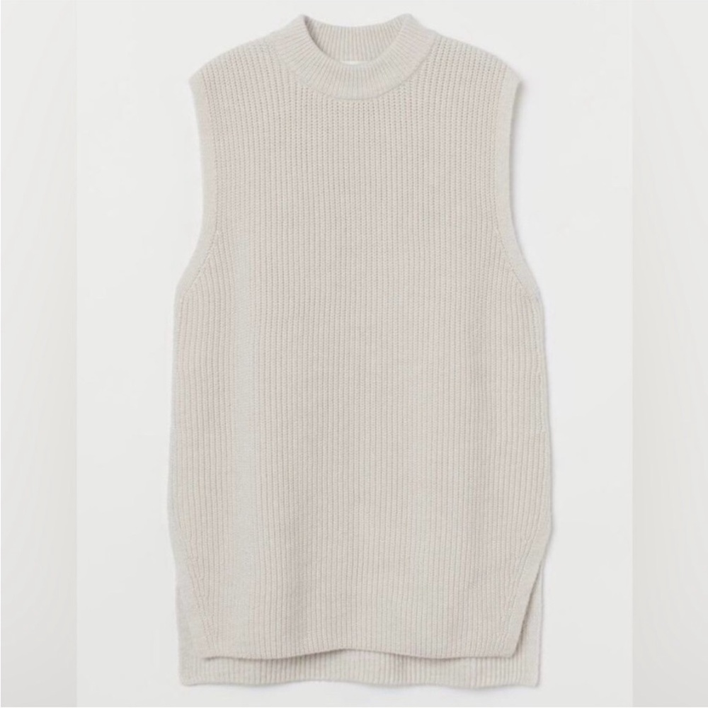 H&M Loose Fit Light Taupe Knit Sweater Vest in Size M CLASSIC NEUTRAL